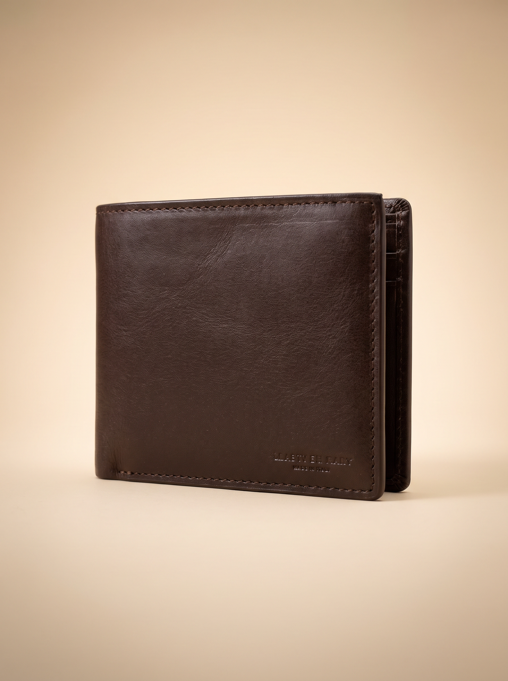 Regular Wallets Classic Bi-Fold Smooth Grain Leather in Deep Espresso